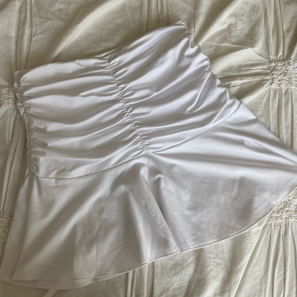 white mini skirt, tennis skirt